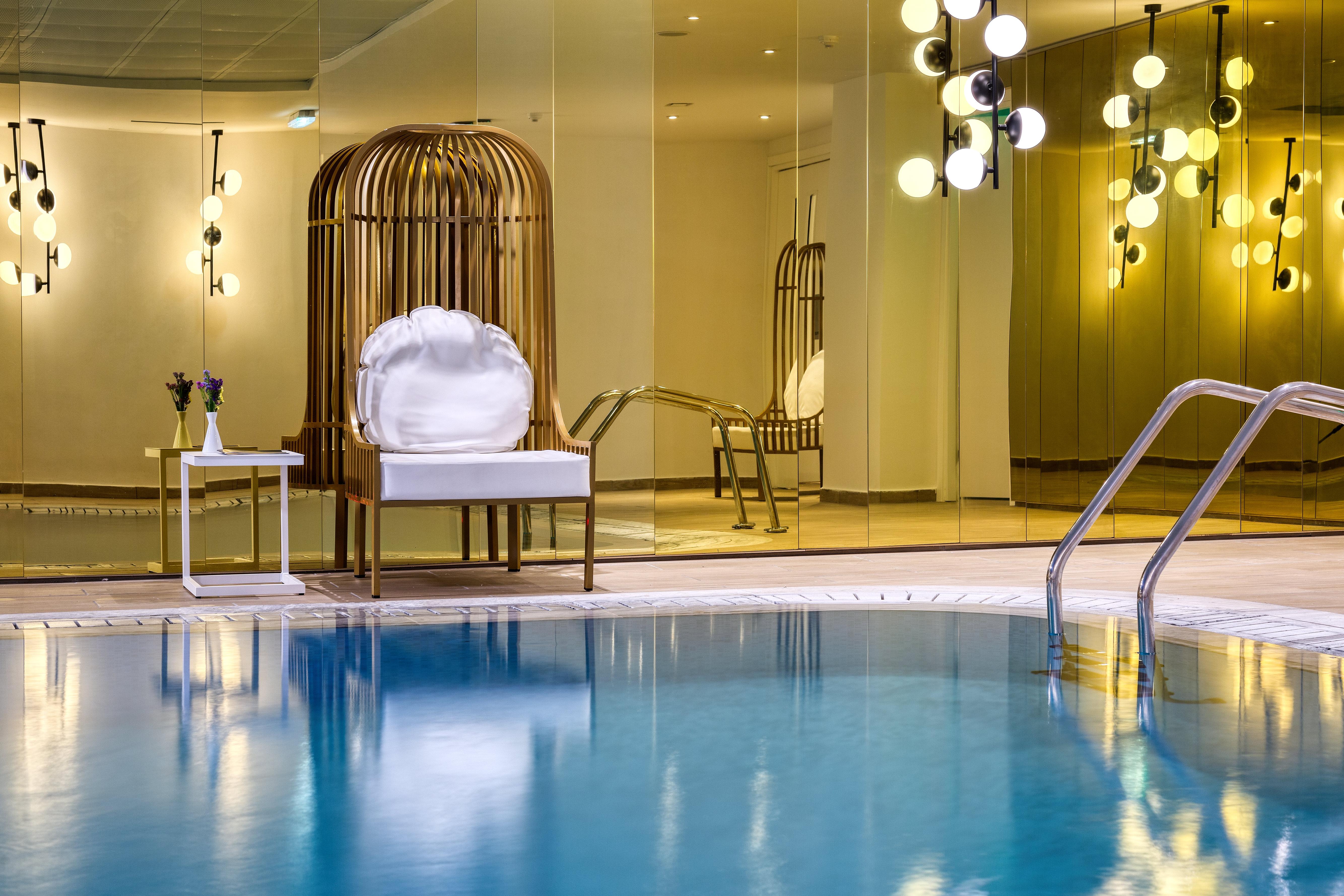 Ivi Mare - Designed For Adults By Louis Hotels Geroskipou エクステリア 写真 The pool at the Mandarin Oriental, Munich