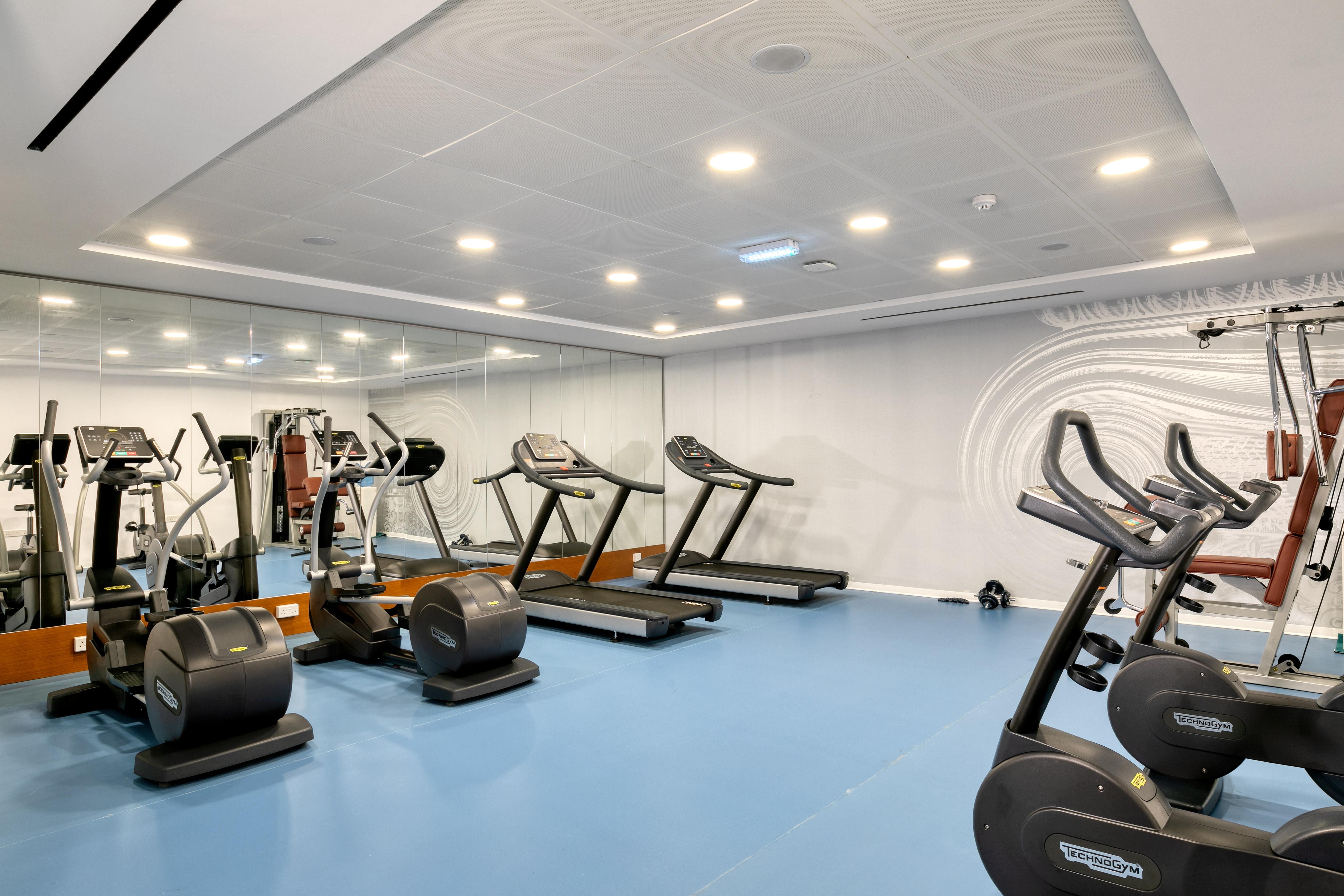 Ivi Mare - Designed For Adults By Louis Hotels Geroskipou エクステリア 写真 The gym at the hotel