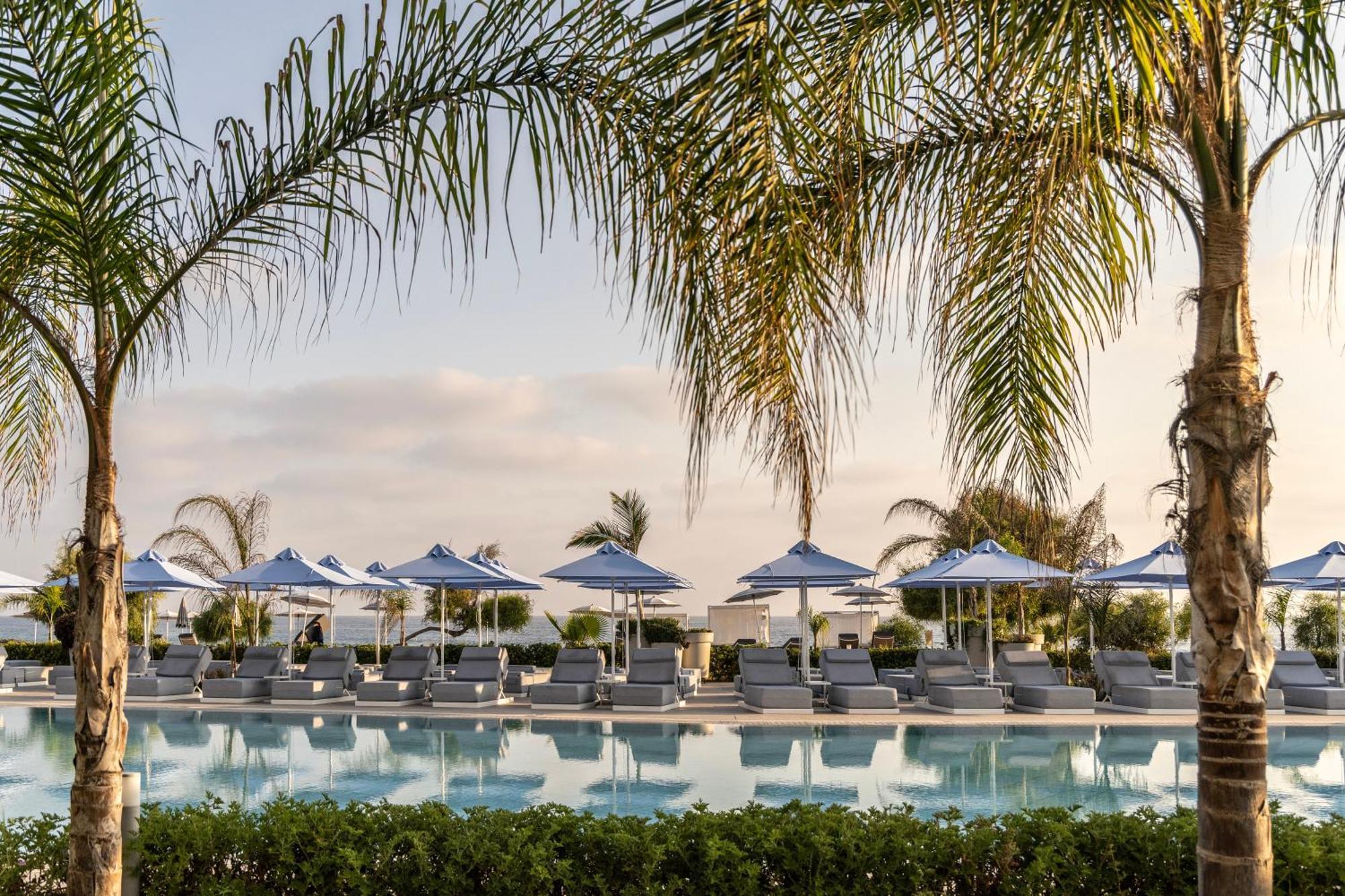 Ivi Mare - Designed For Adults By Louis Hotels Geroskipou エクステリア 写真 The pool at the Four Seasons Hotel