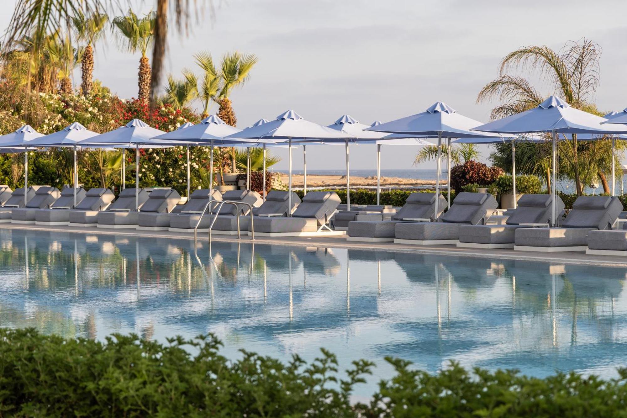 Ivi Mare - Designed For Adults By Louis Hotels Geroskipou エクステリア 写真 The pool at the Westin Resort, Costa Navarino