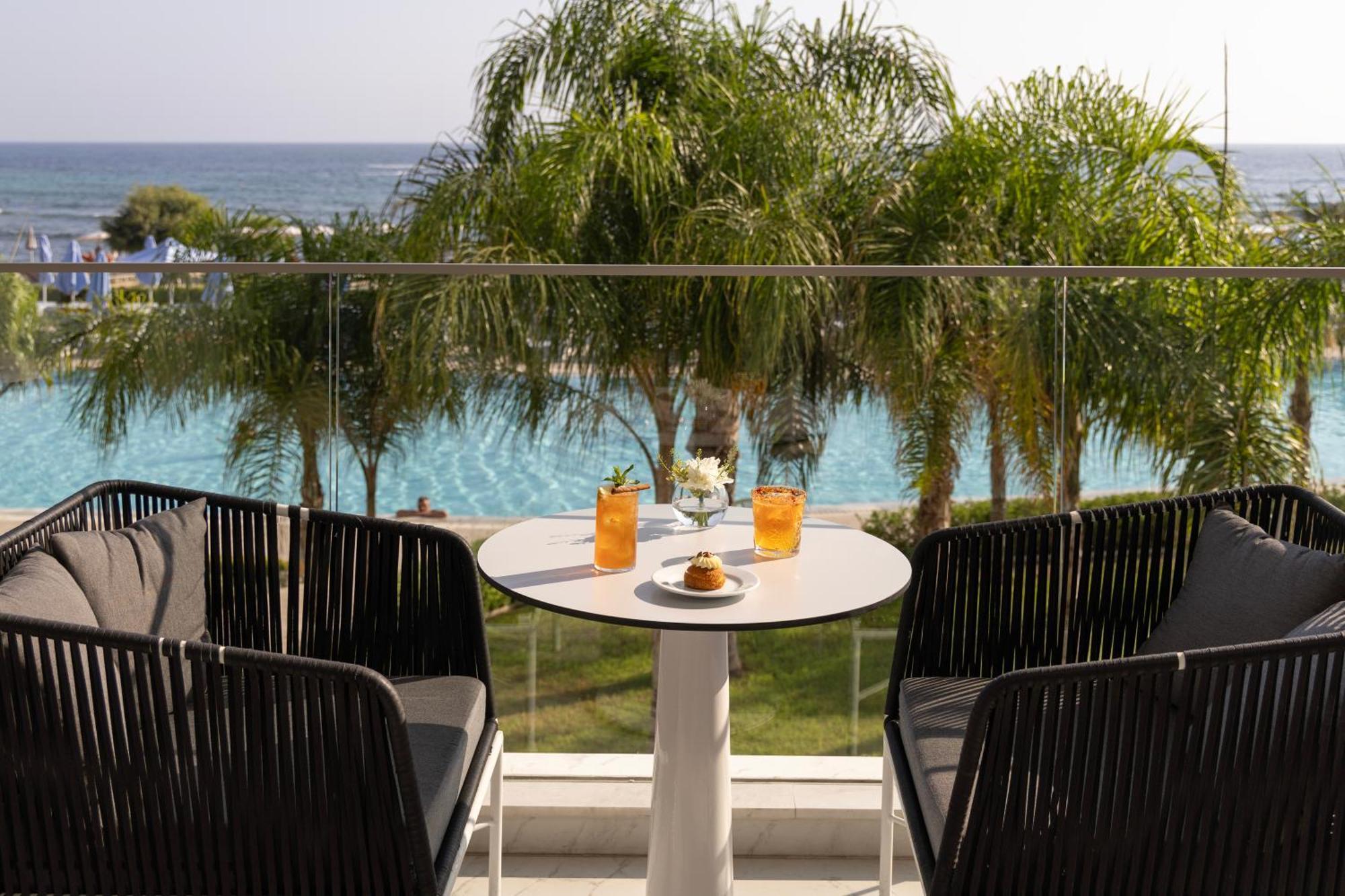 Ivi Mare - Designed For Adults By Louis Hotels Geroskipou エクステリア 写真 A balcony at the hotel