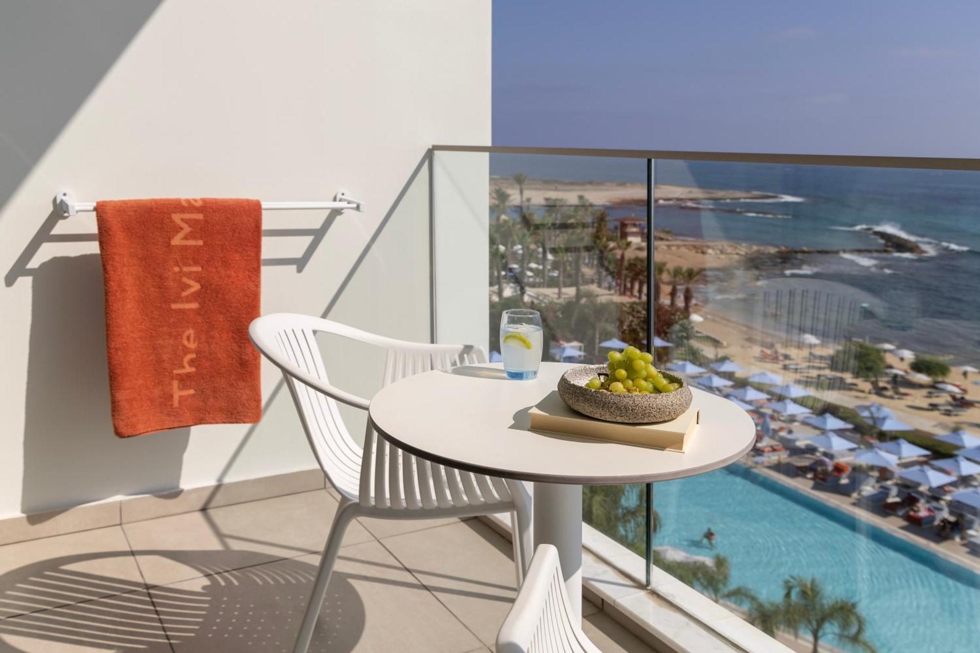 Ivi Mare - Designed For Adults By Louis Hotels Geroskipou エクステリア 写真 The View